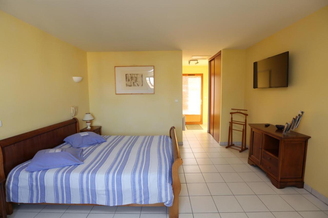 Hotel Le Relais Du Chateau Grignols  Exterior foto